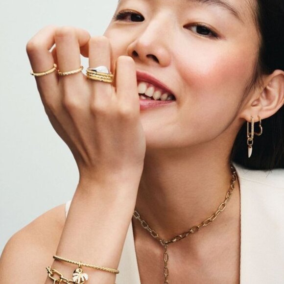 Pandora Shark Tooth Mini Dangle Charm - Picture 4 of 6